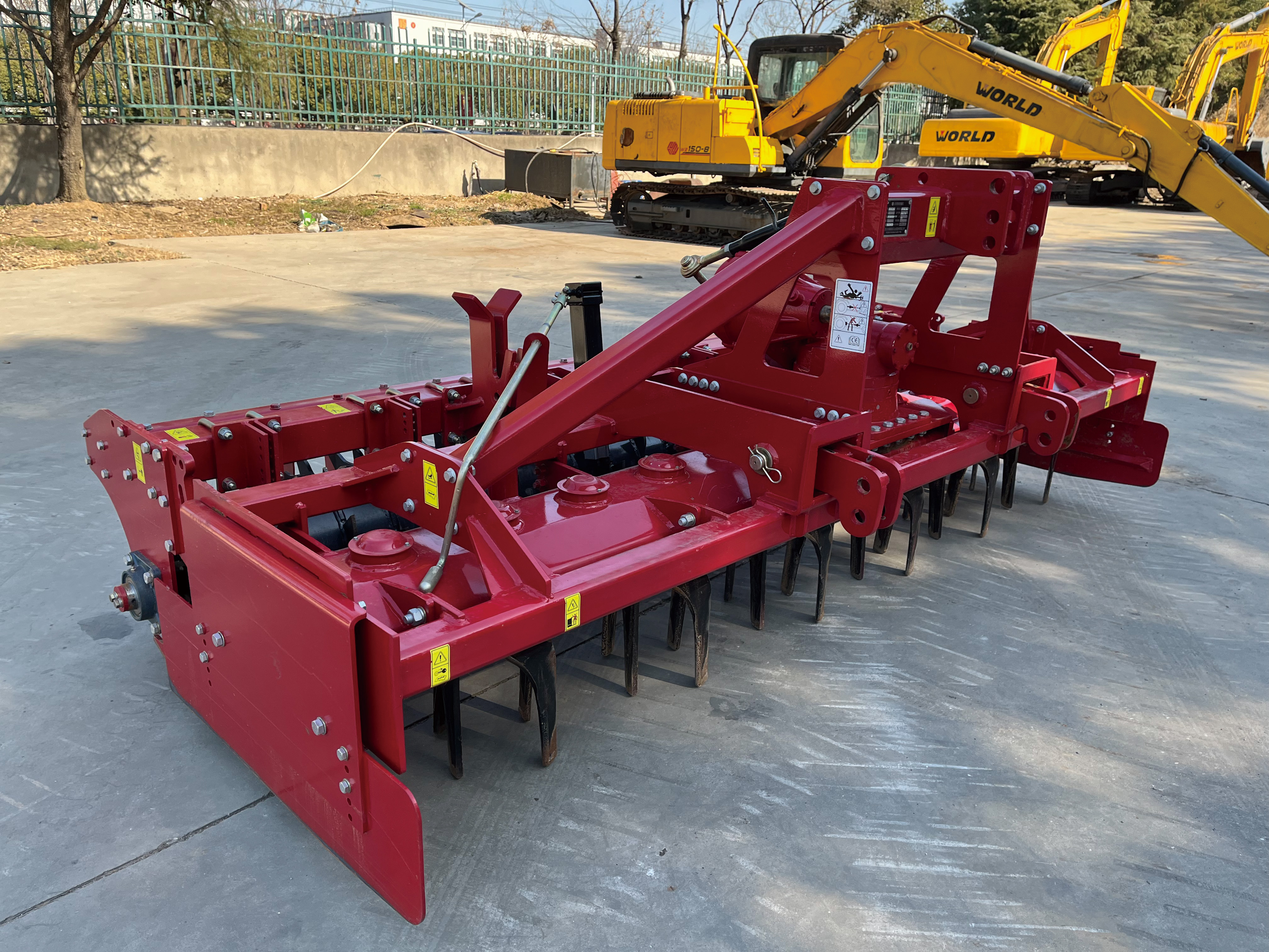 FMWorld သည်မြန်ဆန်သောမြေဆီလွှာအတွက် FMWorld Power Harrow